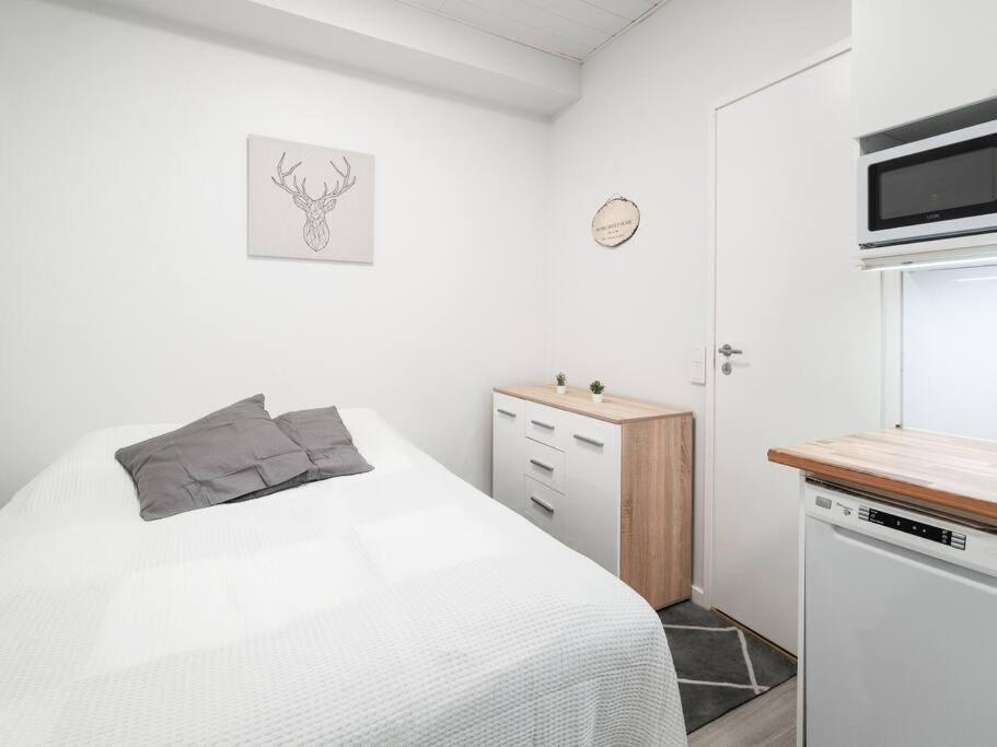 Cozy Roomy Studio Flat Next To Tram Stop @ Kallio هلسنكي المظهر الخارجي الصورة