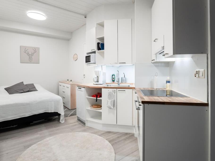 Cozy Roomy Studio Flat Next To Tram Stop @ Kallio هلسنكي المظهر الخارجي الصورة