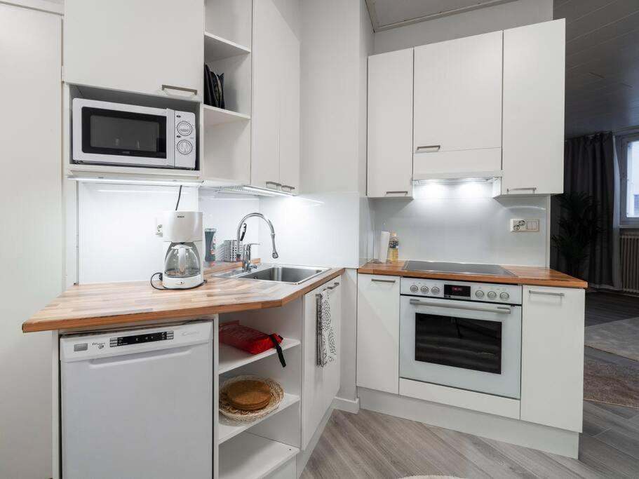 Cozy Roomy Studio Flat Next To Tram Stop @ Kallio هلسنكي المظهر الخارجي الصورة